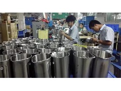 冲压机械手在电热水壶自动化生产线上的运用_水壶冲压自动化-中山市小榄镇本合机械经营部（盛得）